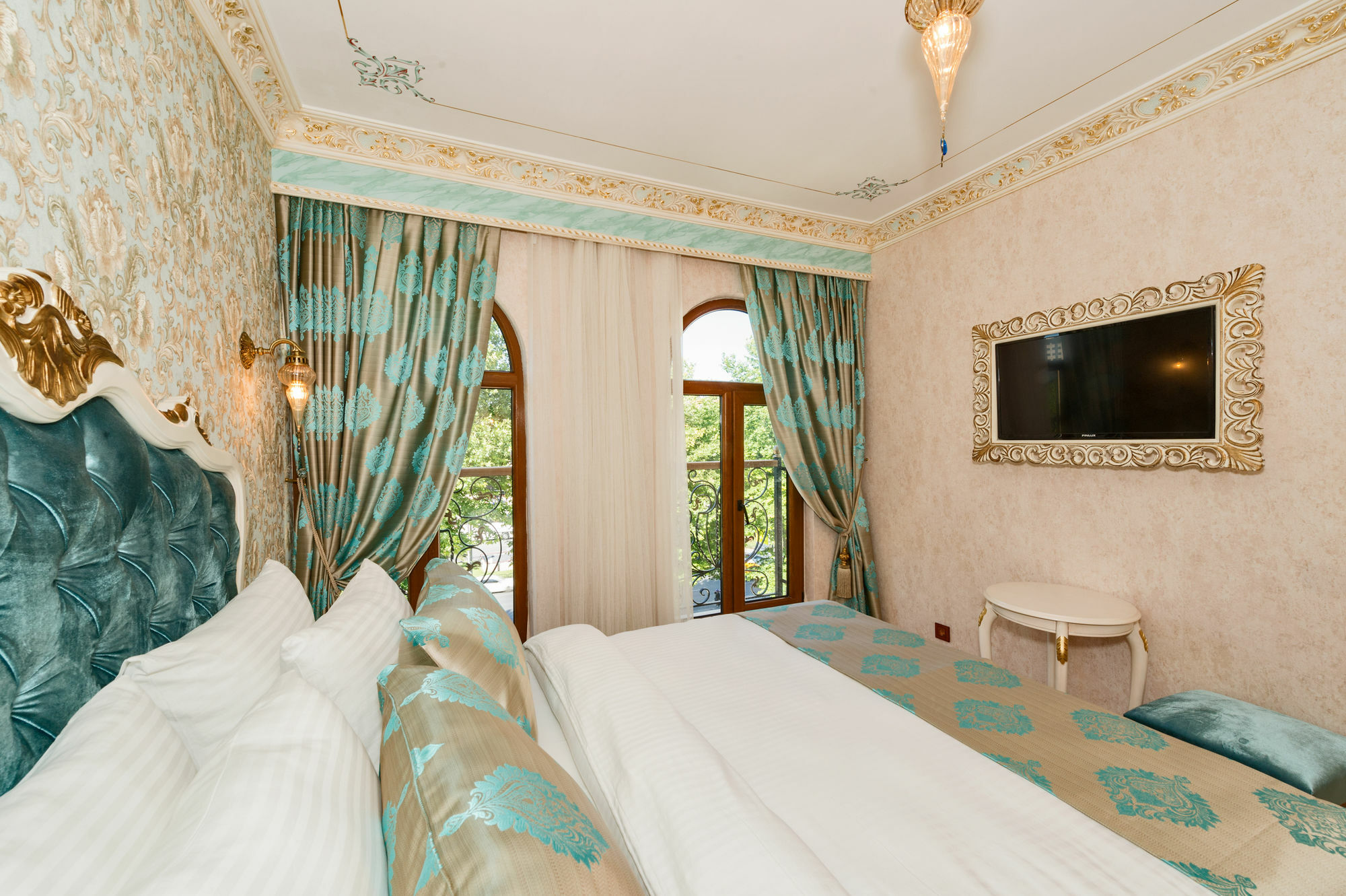 1453 Hotel